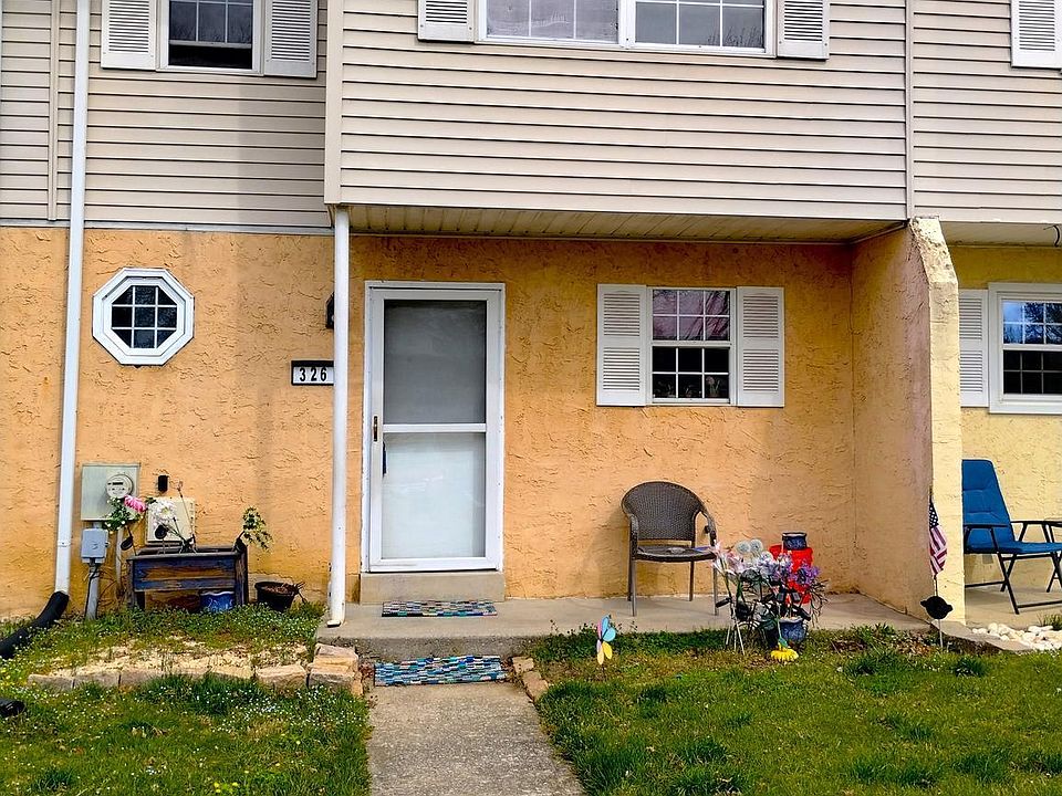 1st image of 326 Carlyn Ct
