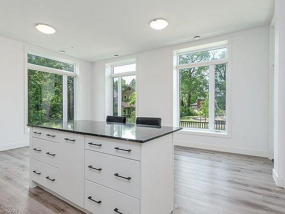 5th image of 103 Roger St #102