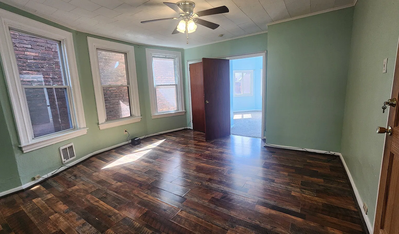 1 bed, 900 sqft, $745 — Photo 3