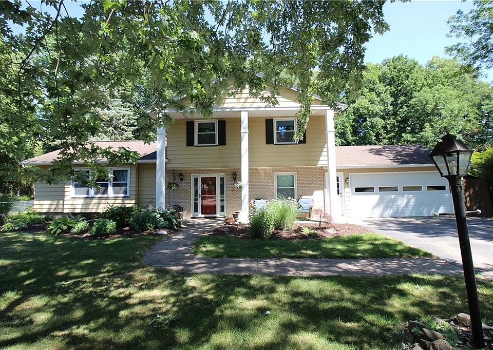 1st image of 775 Mont Vista Ln
