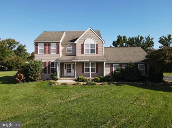 404 N Hampton Ct, Middletown, DE 19709