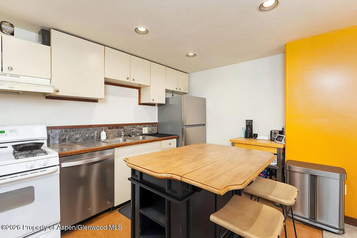 1 bed, 480 sqft, $3,500 — Photo 4