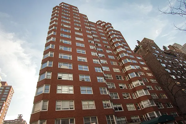 Rented by FirstService Realty (legacy) | media 32