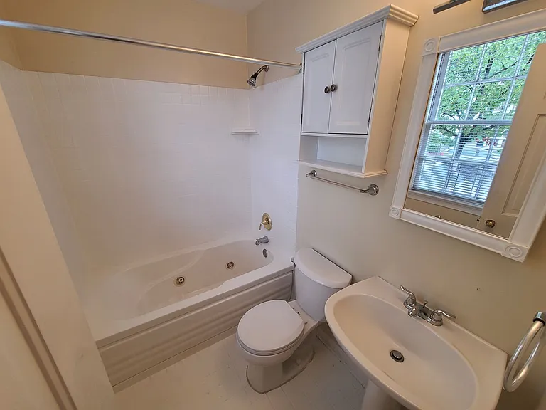 321 Wilkes St — Photo 13