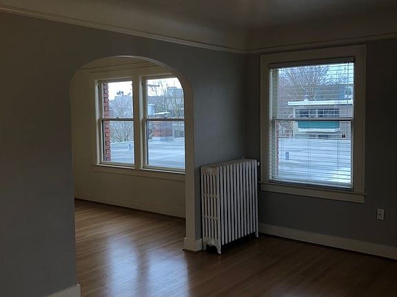 4th image of 315 12th Ave E APT 5