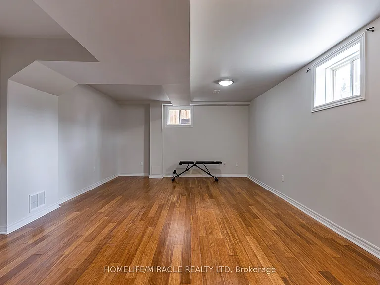 2299 Glazebrook Cir — Photo 5