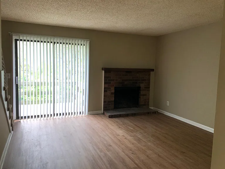 1241 N Graycroft Ave — Photo 22