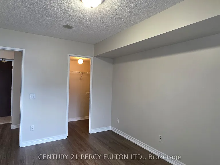 18 Parkview Ave #1811 — Photo 20