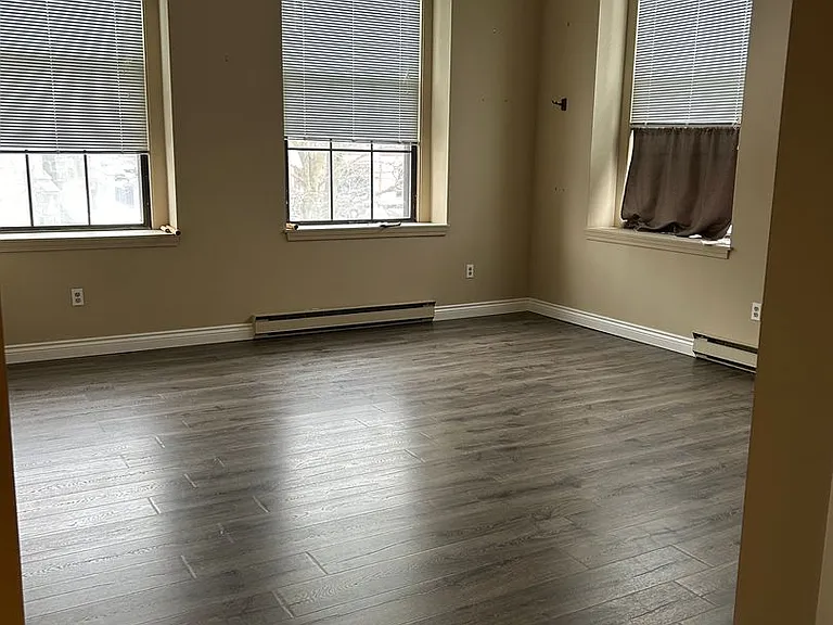 230 Gorham St #10 — Photo 3