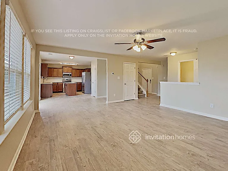 925 Donington Cir — Photo 5