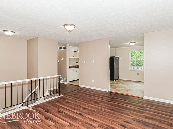 4th image of 11755 Elkwood Dr