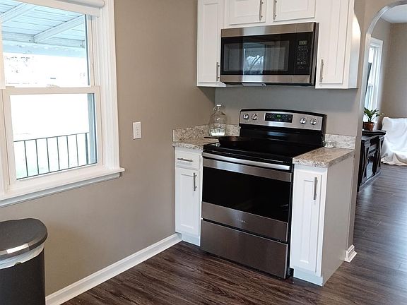 4th image of 1640 Pell Dr
