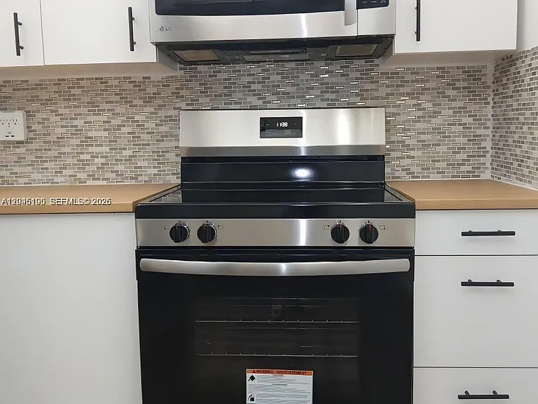1300 Saint Charles Pl #222 — Photo 3