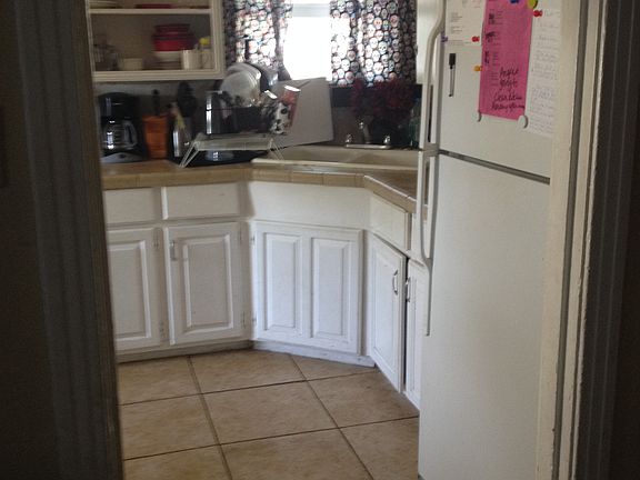 3rd image of 902 Ashland Dr
