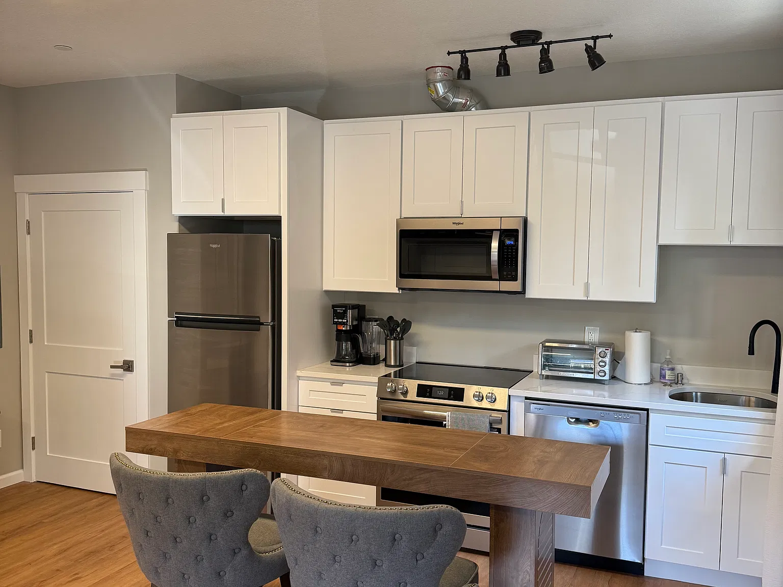 2367 NW Kearney St — Photo 4