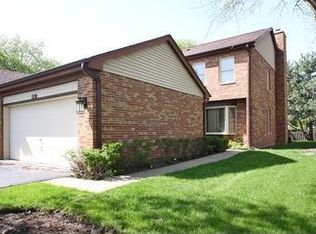1630 N Windsor Dr, Arlington Heights, IL 60004
