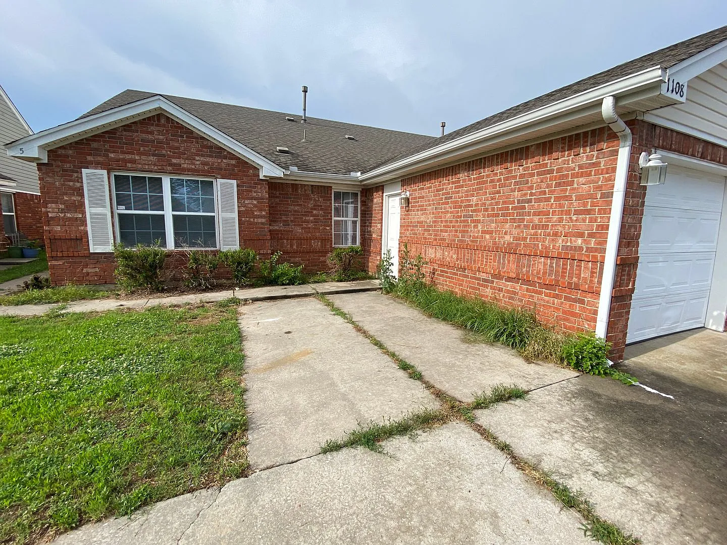 4 bedroom 2 bath — Photo 1