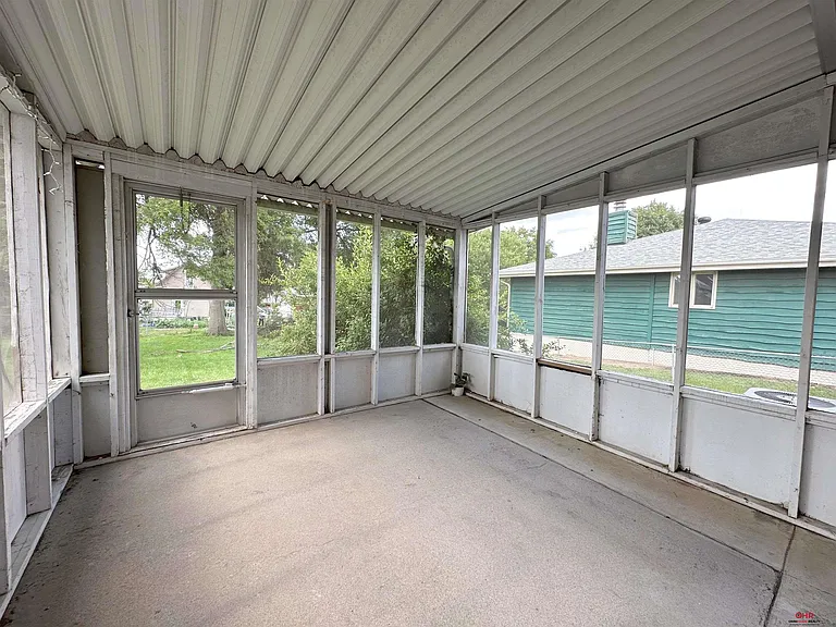 7130 Walker Ave — Photo 10