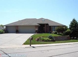 7225 Carmen Dr, Lincoln, NE 68516