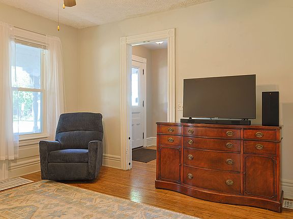 4th image of 712 Meigs St #1
