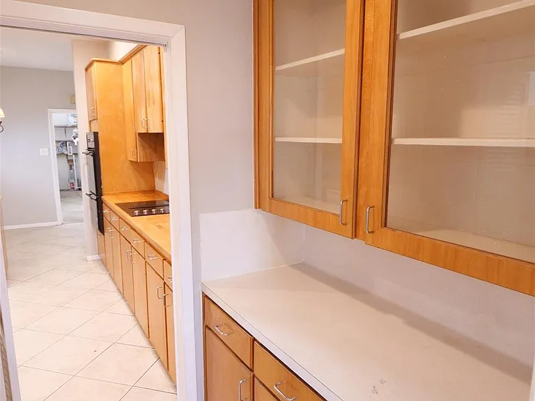 9526 Val Verde St — Photo 12