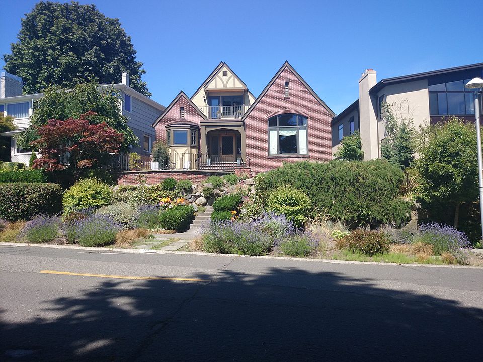2nd image of 2210 W Viewmont Way W