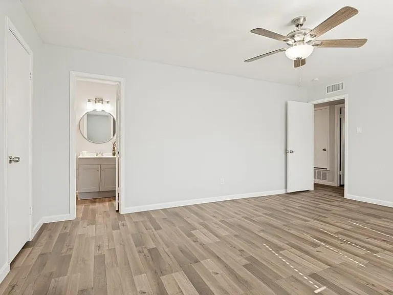 1149 Meadow Creek Ct — Photo 8