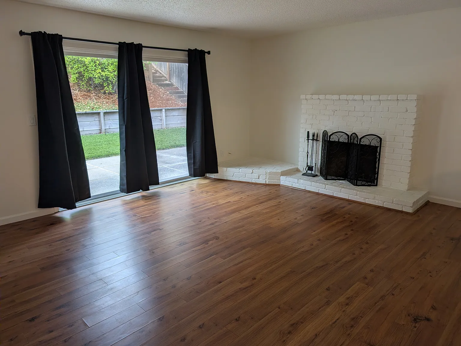 3 bed, 1150 sqft, $4,600 — Photo 2