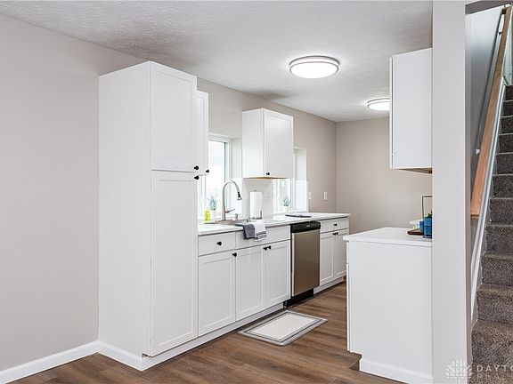 4th image of 218 Smith St