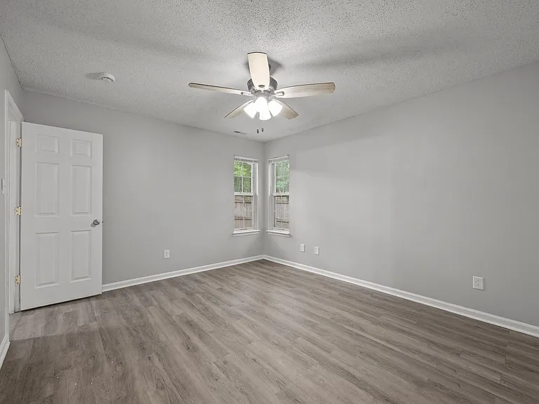 2033 Derby Run Rd — Photo 10
