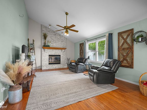 4th image of 802 Andrea Dr