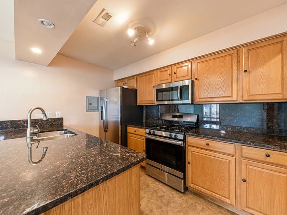 3rd image of 1342 Quaker Ln #155-A