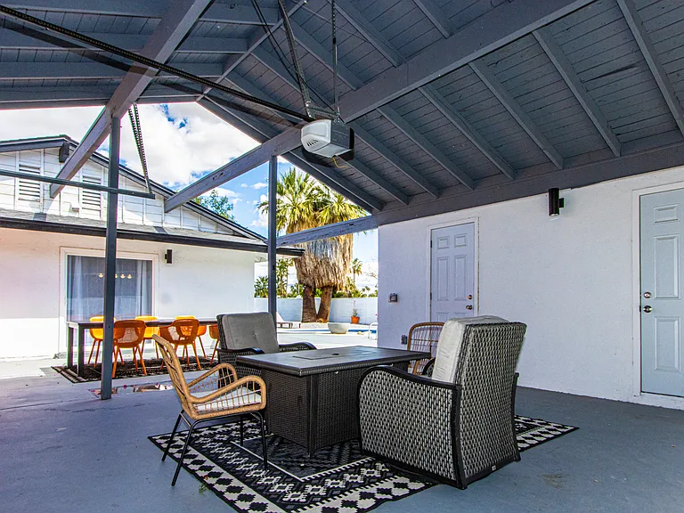 2482 N Avenida Caballeros — Photo 8