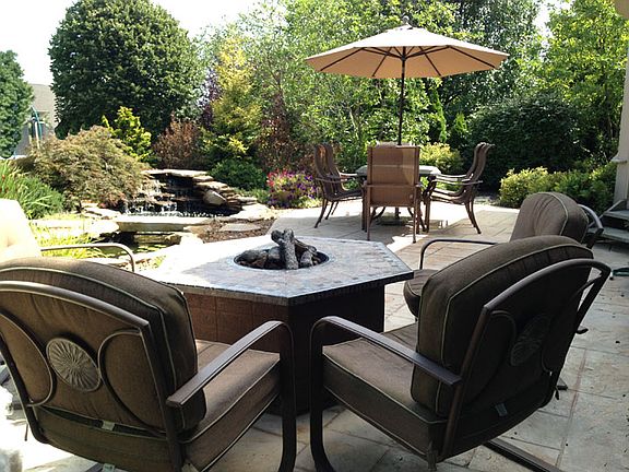 Back Patio/Koi Pond/Fountain