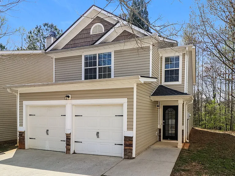 414 Hidden Creek Ct — Photo 4
