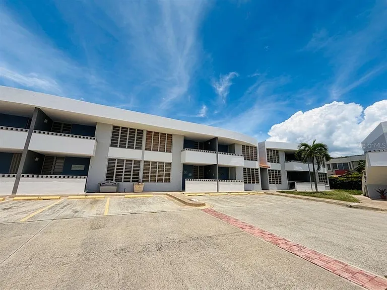 16 Cond — Photo 9