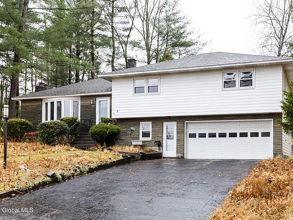 3rd image of 4 Arden Craig Drive