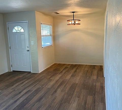 3rd image of 1725 Gwendolyn Ave