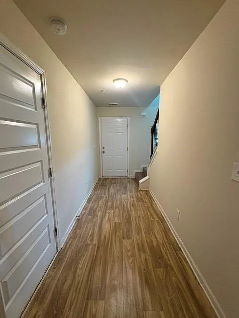 3 bed, 2.5 bath, 1468 sqft, $1,800 — Photo 2
