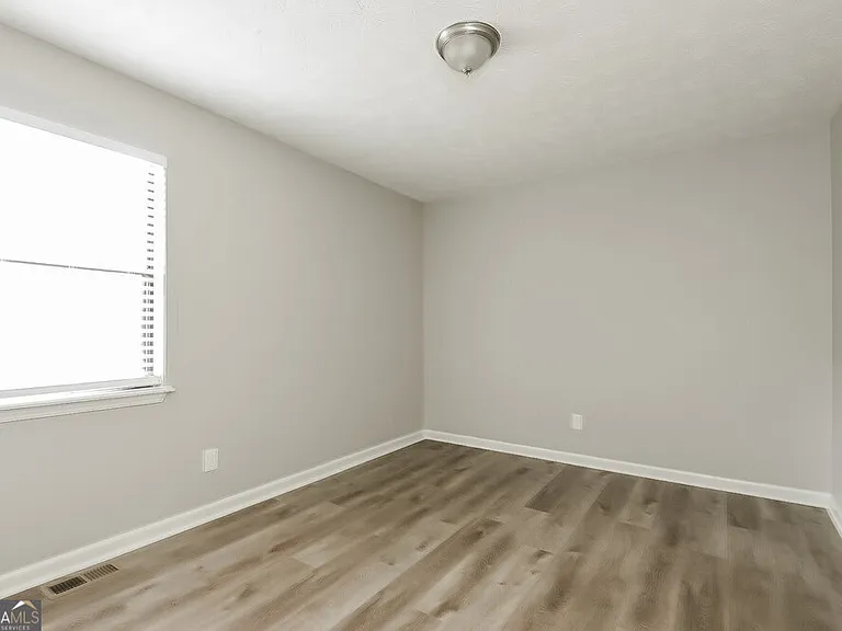 4160 Woodcrest Dr — Photo 14