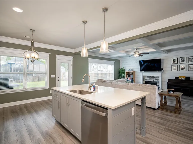707 Navan Ln — Photo 12