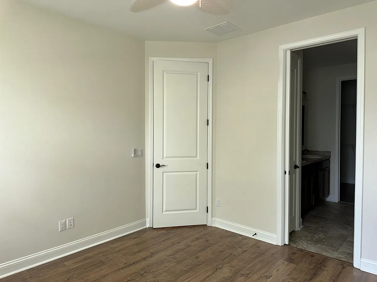 Building Photo - 1417 Shoreside Dr #101