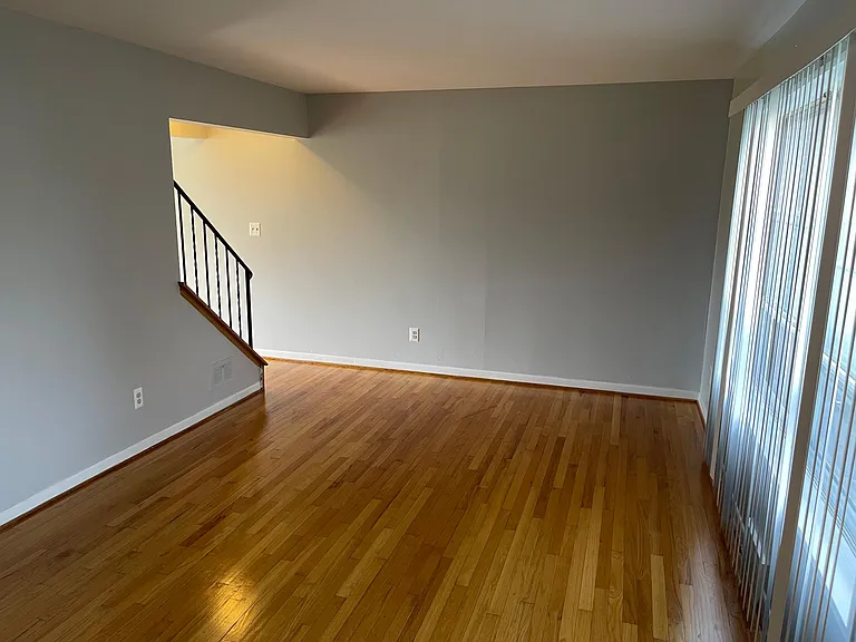 6763 Garling Dr — Photo 2