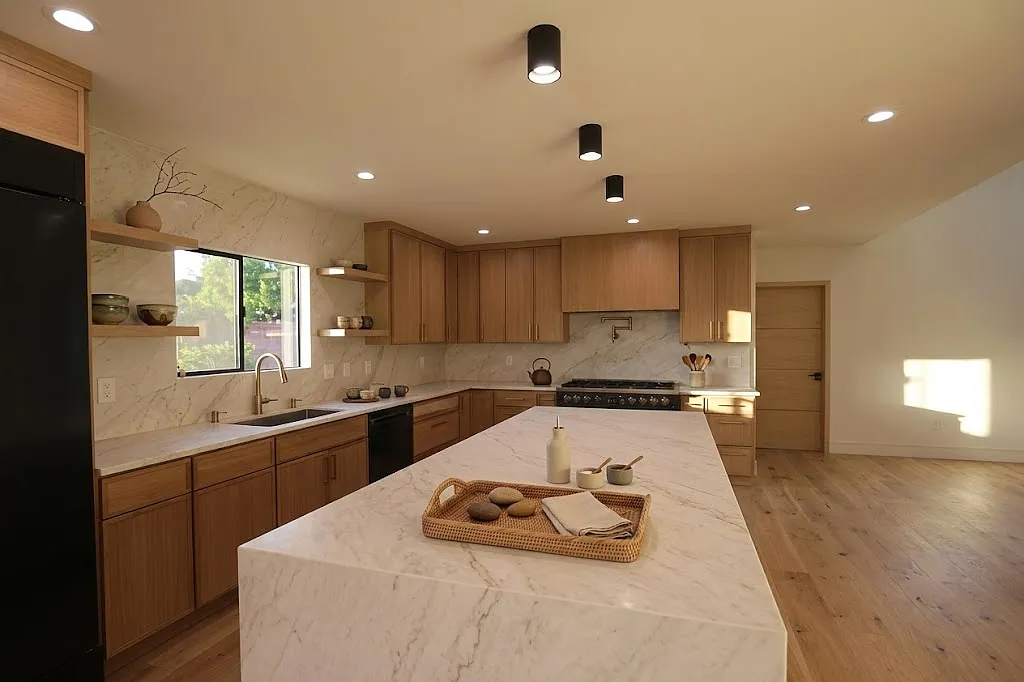 4501 Canoga Dr — Photo 4