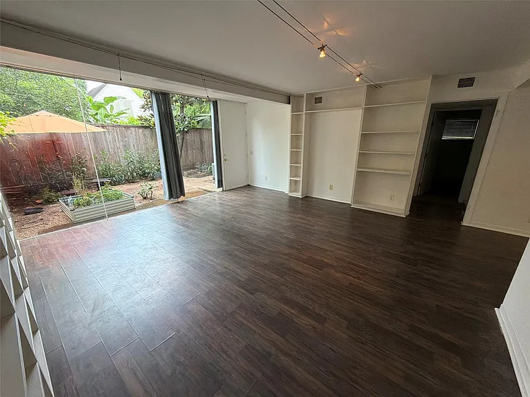 1975 Lexington St #2 — Photo 2