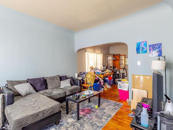 3rd image of 1327 W Orchard STREET