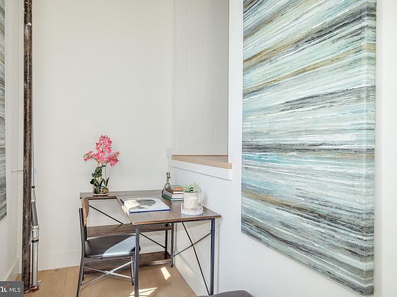 5th image of 901 3rd St NE #211