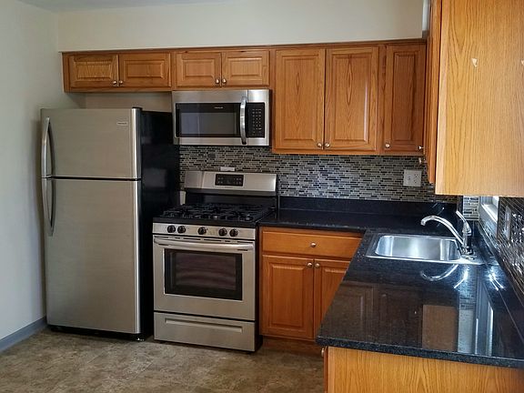 2nd image of 4940 Egandale Ave #2E