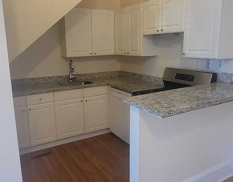 1st image of 3631 N Ashland Ave #1