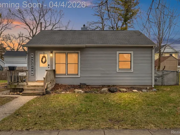 527 Turrill Ave, Lapeer, MI 48446